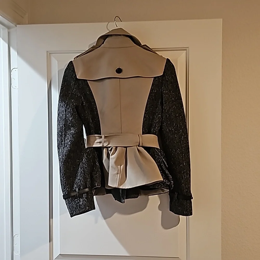 Trench coat - Picture 3 of 12